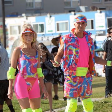 06272022 ryan gosling and margot robbie head to venice beach wearing outrageous florescent outfits the co stars hit the boardwalk roller skating and having a blast wearing hot pink and bright green outfitssalestheimagedirectcom please bylinetheimagedirectcom