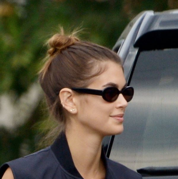 09302022 exclusive kaia gerber is all smiles after an intense workout at the gym in los angeles the 21 year old american supermodel wore a black vest, crop top, black leggings, and matching trainers salestheimagedirectcom please bylinetheimagedirectcomexclusive please email salestheimagedirectcom for fees before use