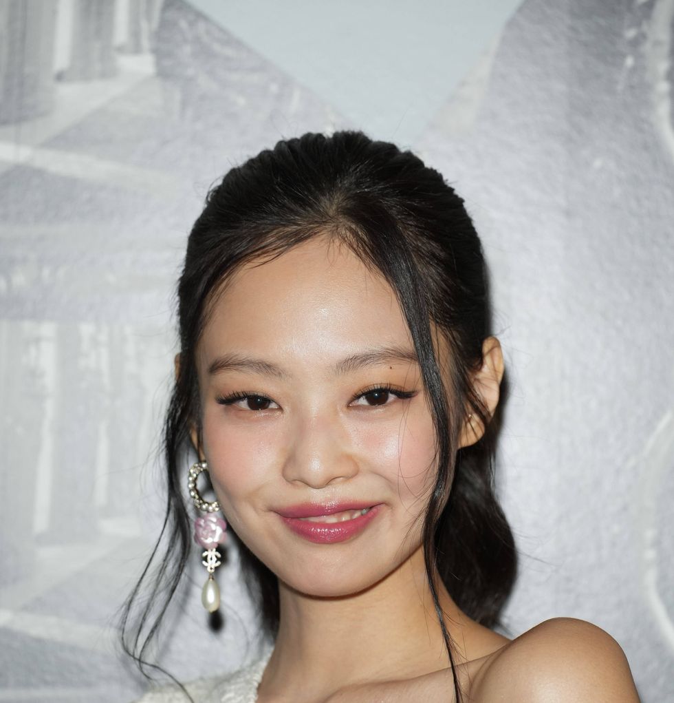 mandatory credit photo by laurent vusipashutterstock 13438372bj
kim jennie
chanel show, front row, spring summer 2023, paris fashion week, france   04 oct 2022