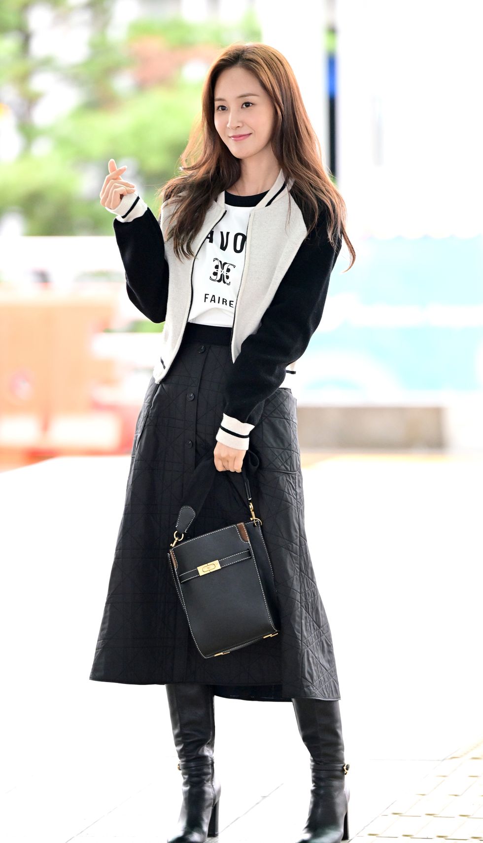 girls' generation yu ri arrives at incheon international airport to depart for commercial shooting in thailand on october 9th in seoul, south korea photoosen