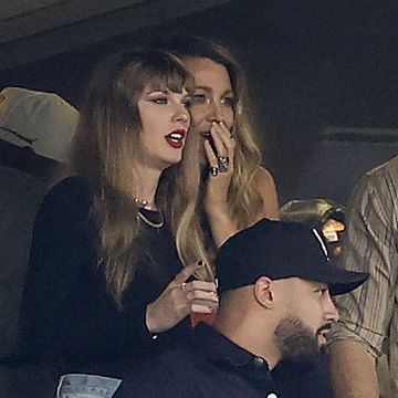 taylor swift, left, watches play between the new york jets and the kansas city chiefs of an nfl football game, sunday, oct 1, 2023, in east rutherford, nj ap photoadam hunger