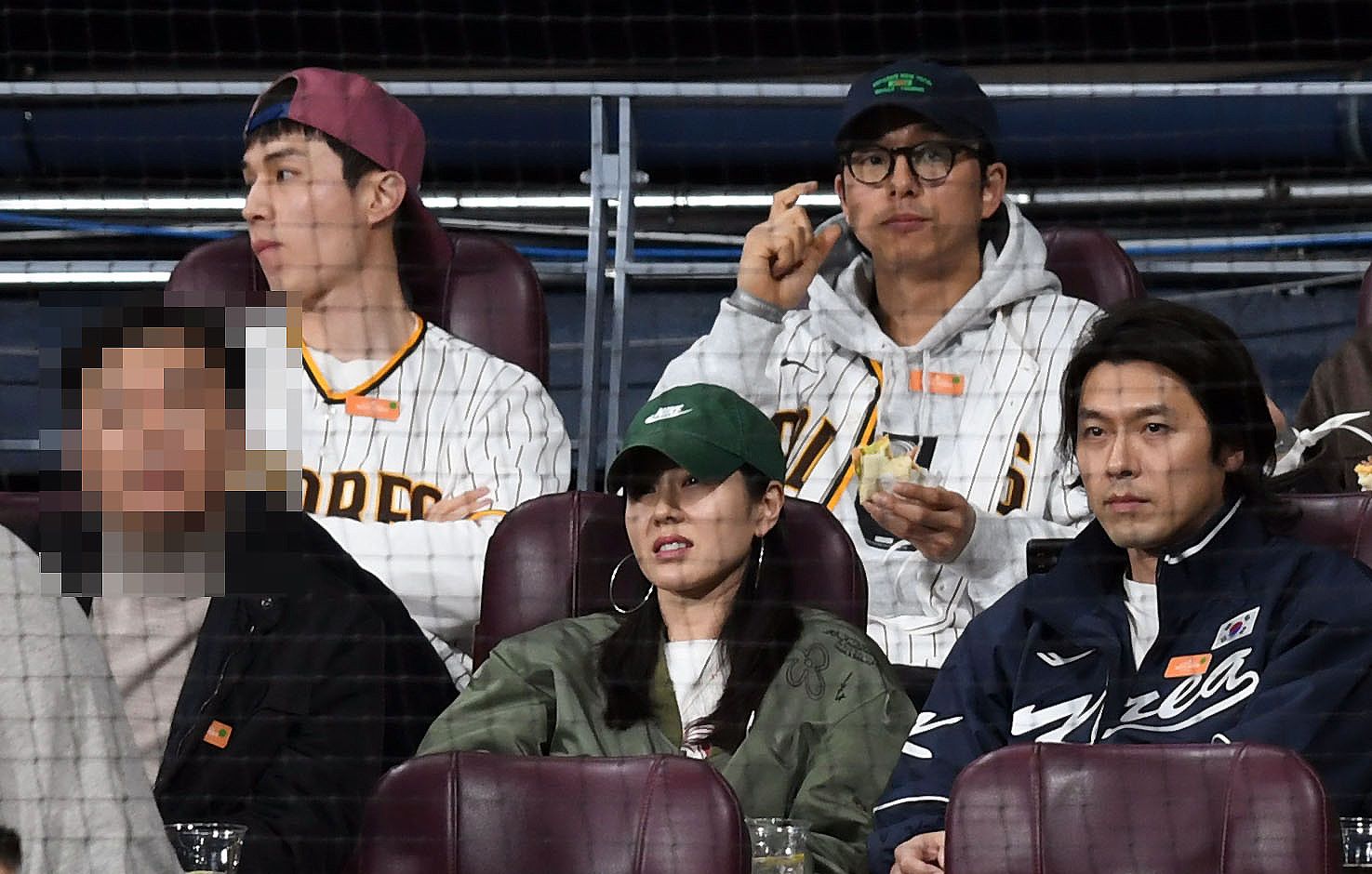 愛の不時着」&「トッケビ」コンビも。MLBソウルシリーズに来場した韓国