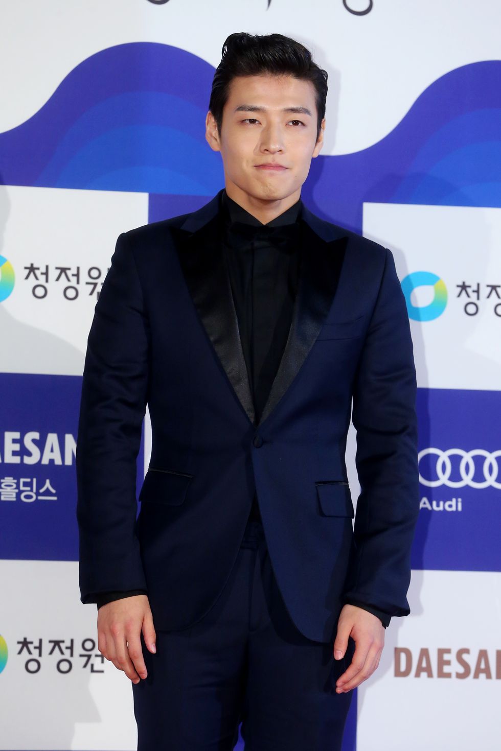 s korean actor kang ha neul
south korean actor kang ha neul poses for a photo during an awarding ceremony for the 36th blue dragon film awards in seoul on nov 26, 2015 yonhap2015 11 27 090330
copyright ⓒ 1980 2015 yonhapnews agency all rights reserved