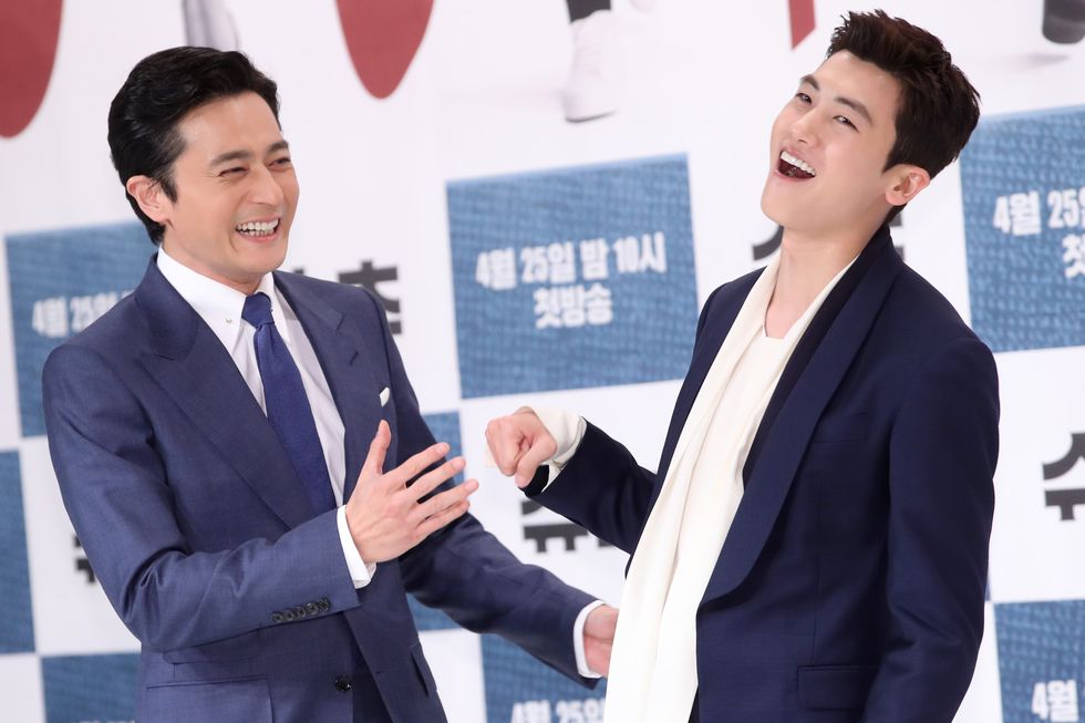 s korean actors jang dong gun and park hyung sik
south korean actors jang dong gun l and park hyung sik, who star in the new drama "suits," attend a publicity event in seoul on april 23, 2018 the first episode of the drama will be aired by the kbs tv network on april 25 yonhap2018 04 24 092529
copyright ⓒ 1980 2018 yonhapnews agency all rights reserved