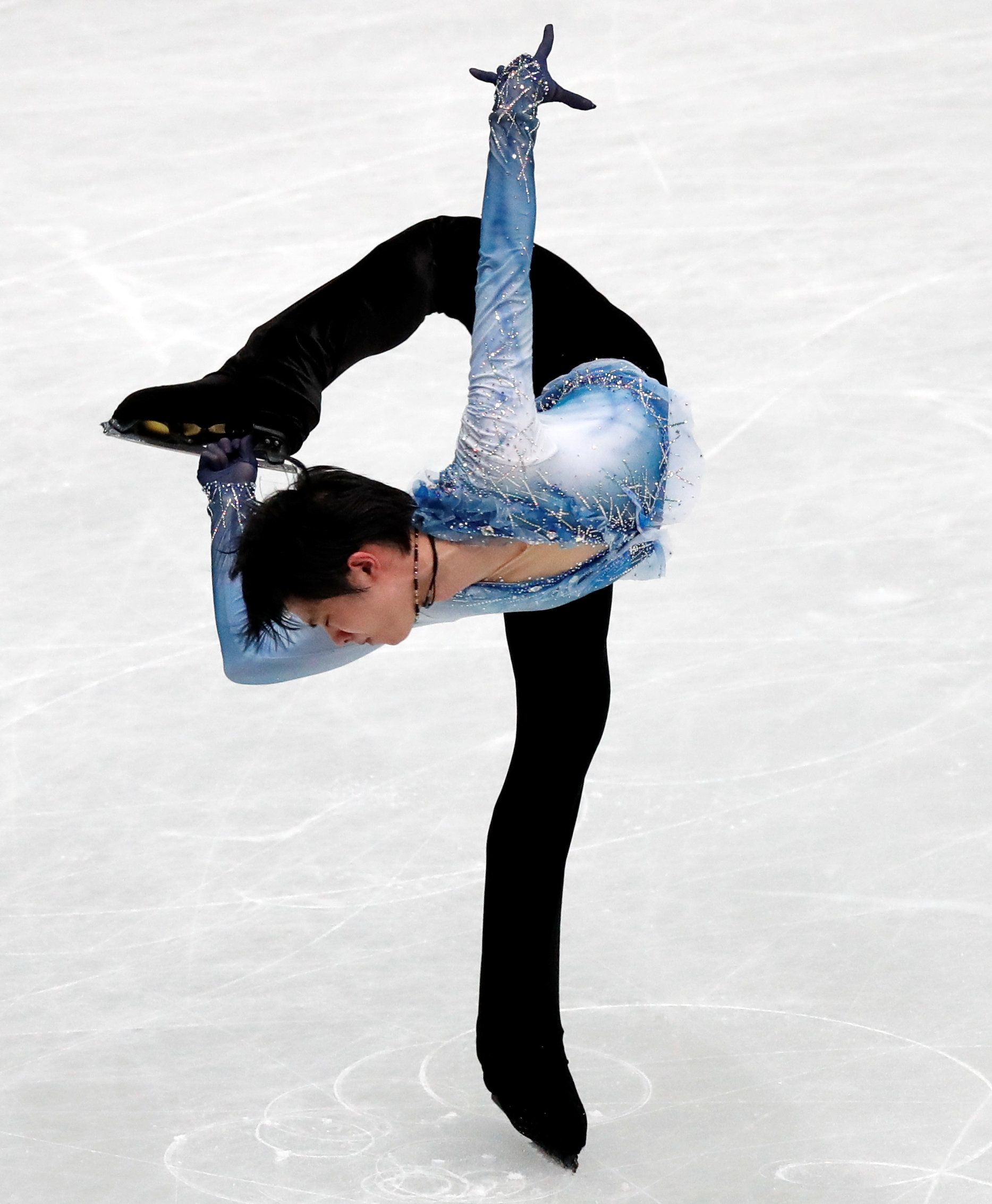 羽生結弦が世界フィギュアで魅せた！ 復活のショートプログラム美ギャラリー