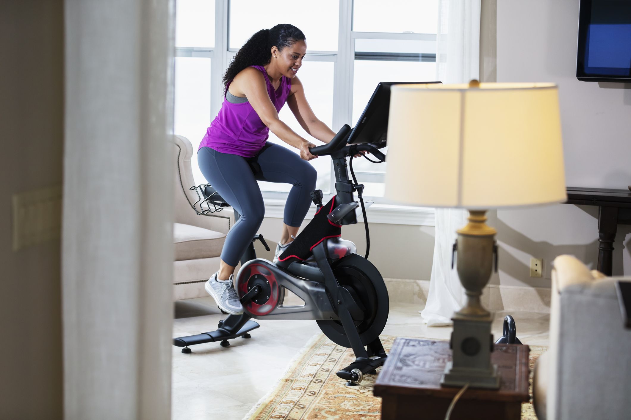 Las mejores bicicletas estáticas y de spinning para entrenar en casa