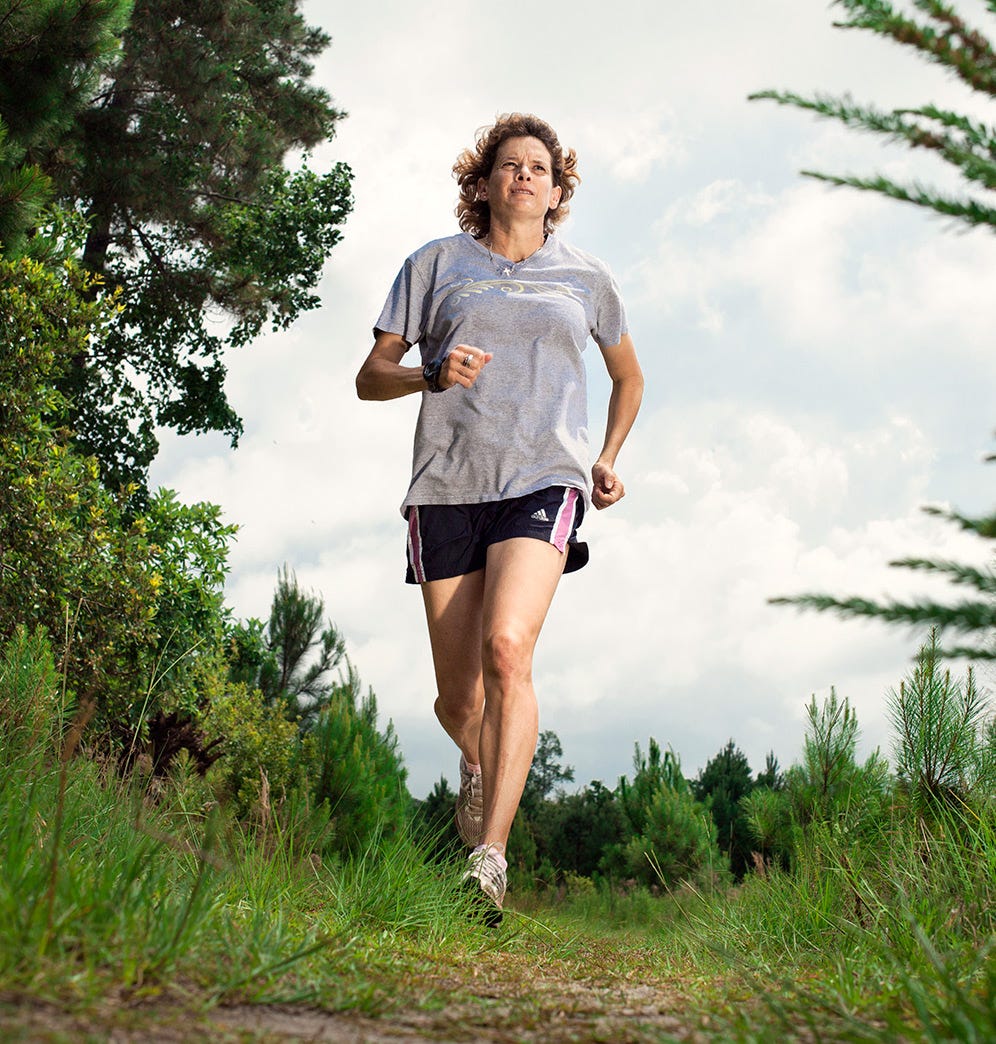 People in nature, Jogging, Running, Outdoor recreation, Recreation, Exercise, Grass, Tree, Individual sports, Long-distance running, 