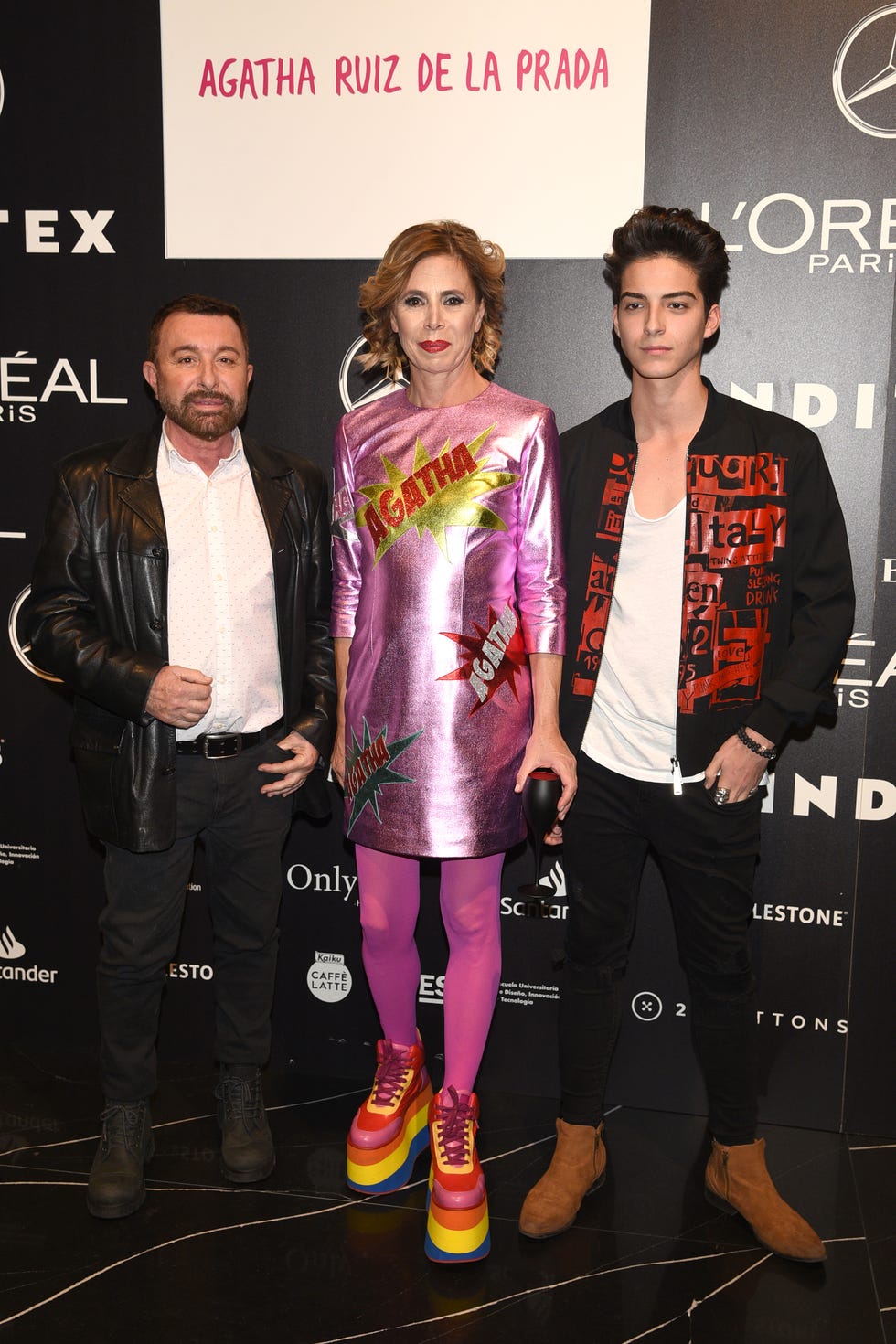 Fashion, Event, Fashion design, Footwear, Carpet, Performance, Premiere, Talent show, Style, 