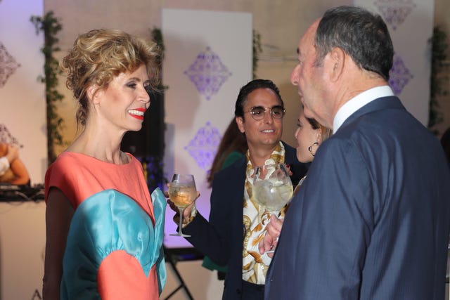 Event, Fashion, Adaptation, Suit, Ceremony, Interior design, House, Conversation, Formal wear, Party, 