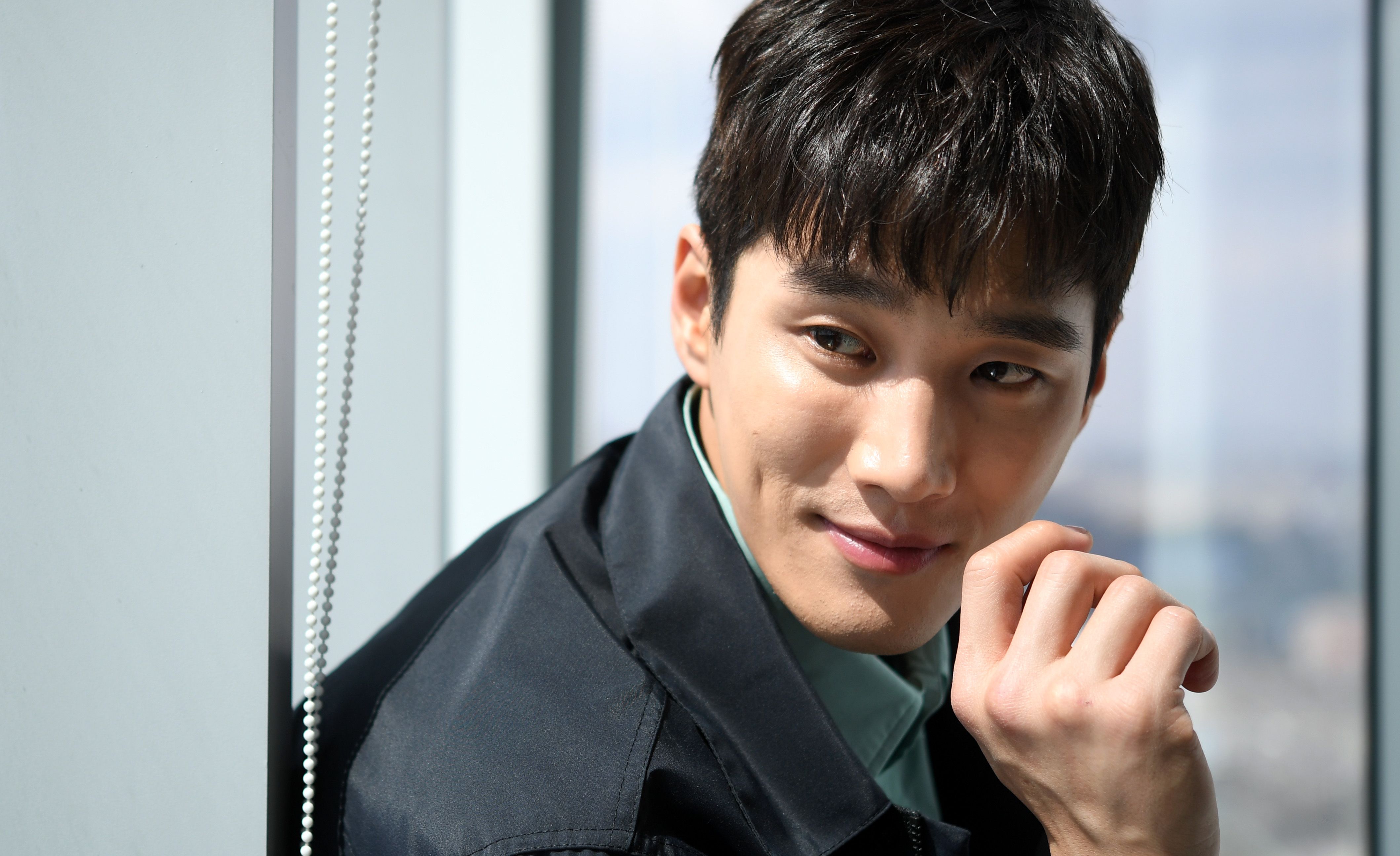 アン・ボヒョン直筆サイン入り2Lサイズ写真…Ahn Bo-hyun…