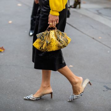 Street Style : Paris Fashion Week - Womenswear Spring Summer 2020 : Day Six