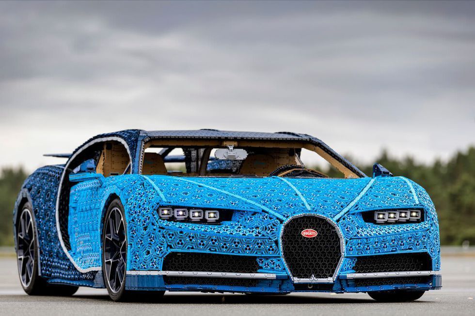 supplere hed justere Lego Built a Working Bugatti Chiron Out of Lego Technic