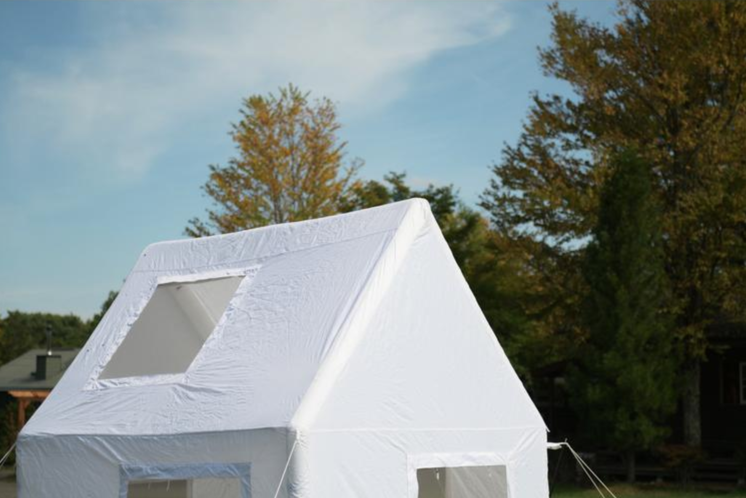 La tenda a forma di casa che si porta ovunque e si monta in 8 minuti