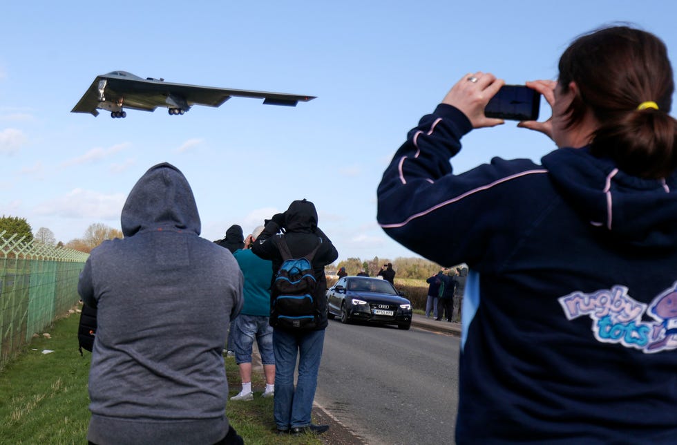 b 2 stealth bomber