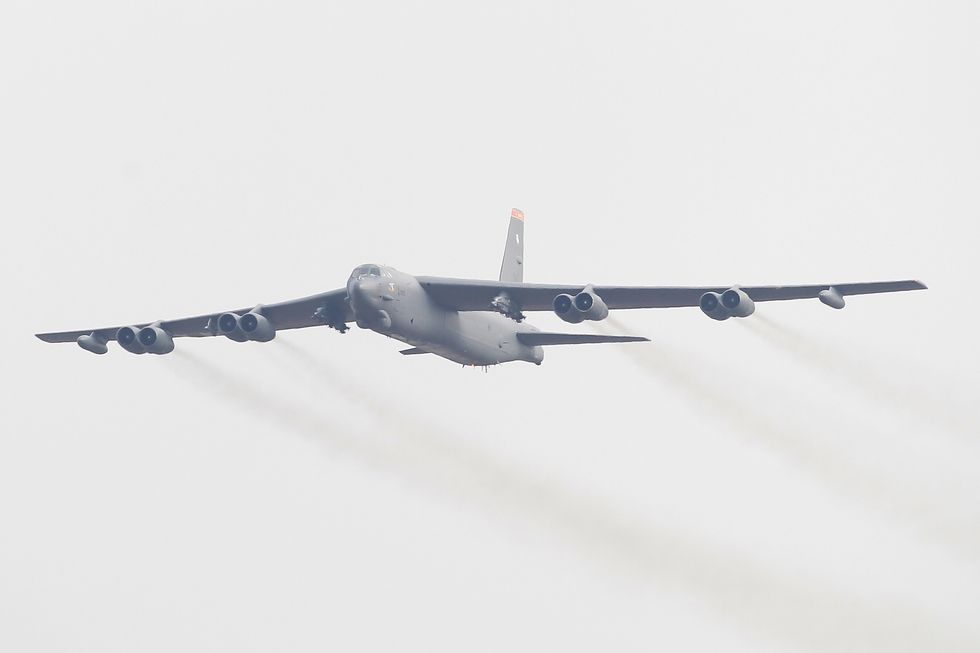 s korea and us deploy b 52 strategic bomber over korean peninsula
