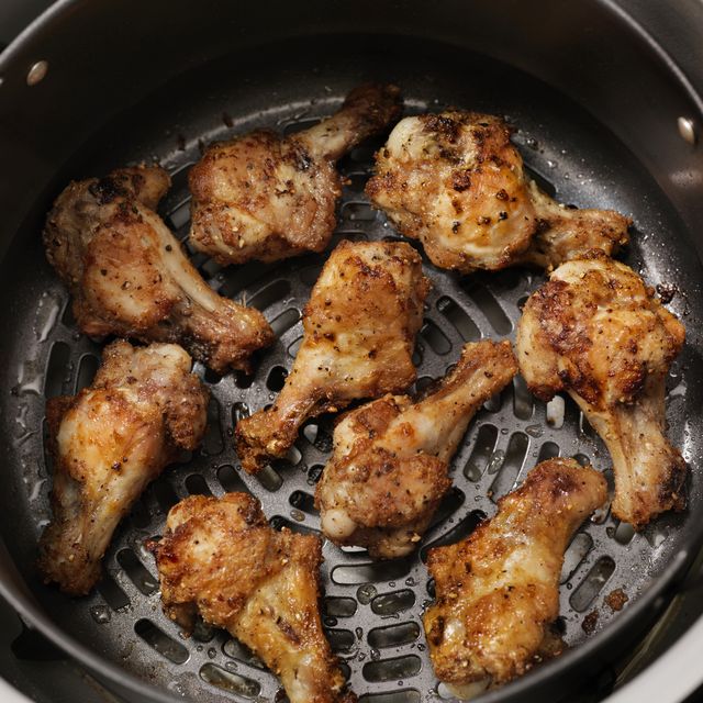 air fried, crispy chicken wings