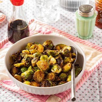 https://hips.hearstapps.com/hmg-prod/images/air-fryer-brussels-sprouts-recipe-1640137961-6529c22ec0198.jpeg?crop=0.671xw:1.00xh;0.131xw,0&resize=360:*