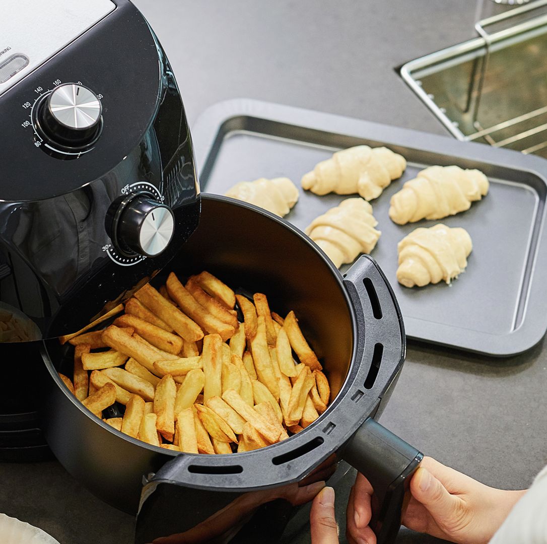 How to clean an air fryer in 6 easy steps