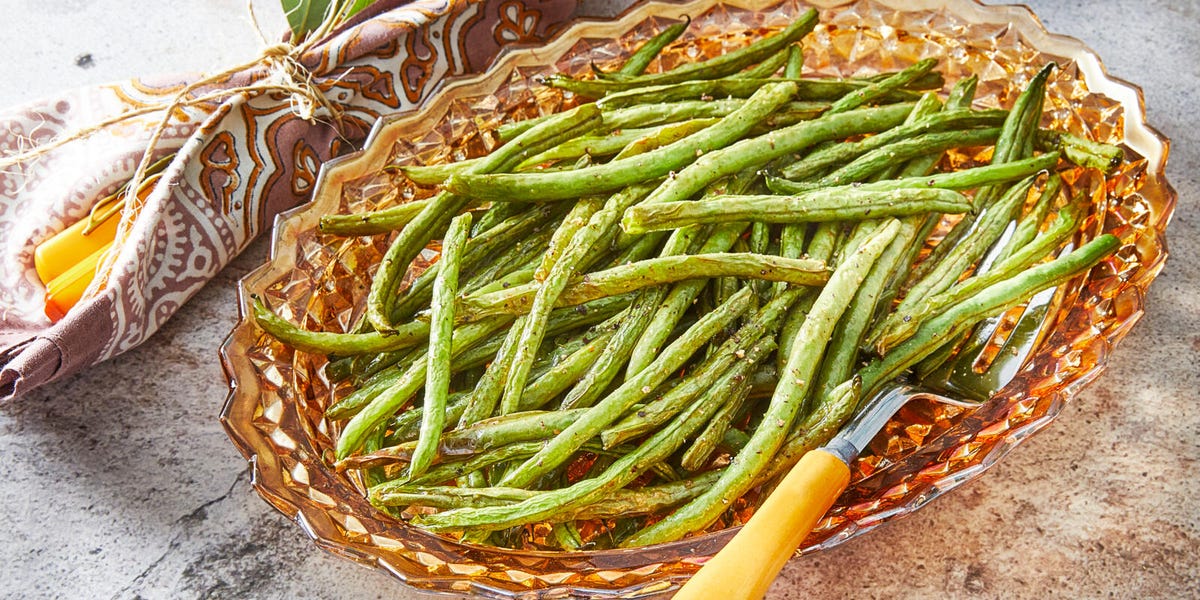 https://hips.hearstapps.com/hmg-prod/images/air-fryer-green-beans-recipe-2-1662604381.jpg?crop=0.6666666666666667xw:1xh;center,top&resize=1200:*