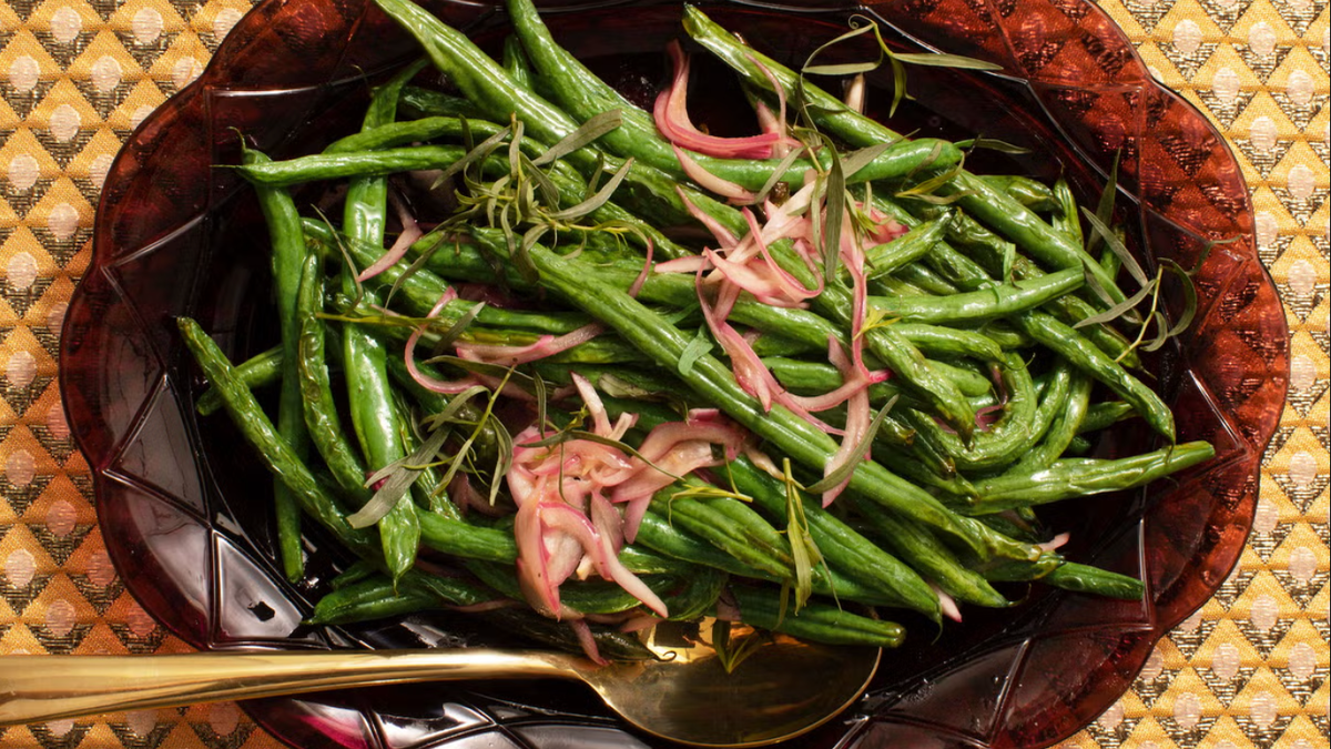 22 Next-Level Thanksgiving Green Bean Recipes green beans with tarragon and shallots