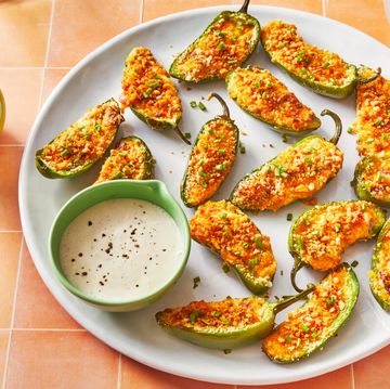 https://hips.hearstapps.com/hmg-prod/images/air-fryer-jalapeno-poppers-078-preview-1655951352.jpg?crop=0.502xw:1.00xh;0.373xw,0&resize=360:*