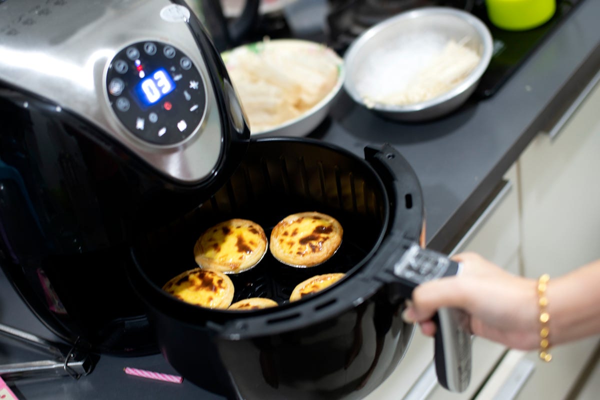  T-fal FZ700251 Actifry Oil Less Air Fryer with Large 2.2 Lbs  Food Capacity and Recipe Book, Black : Home & Kitchen