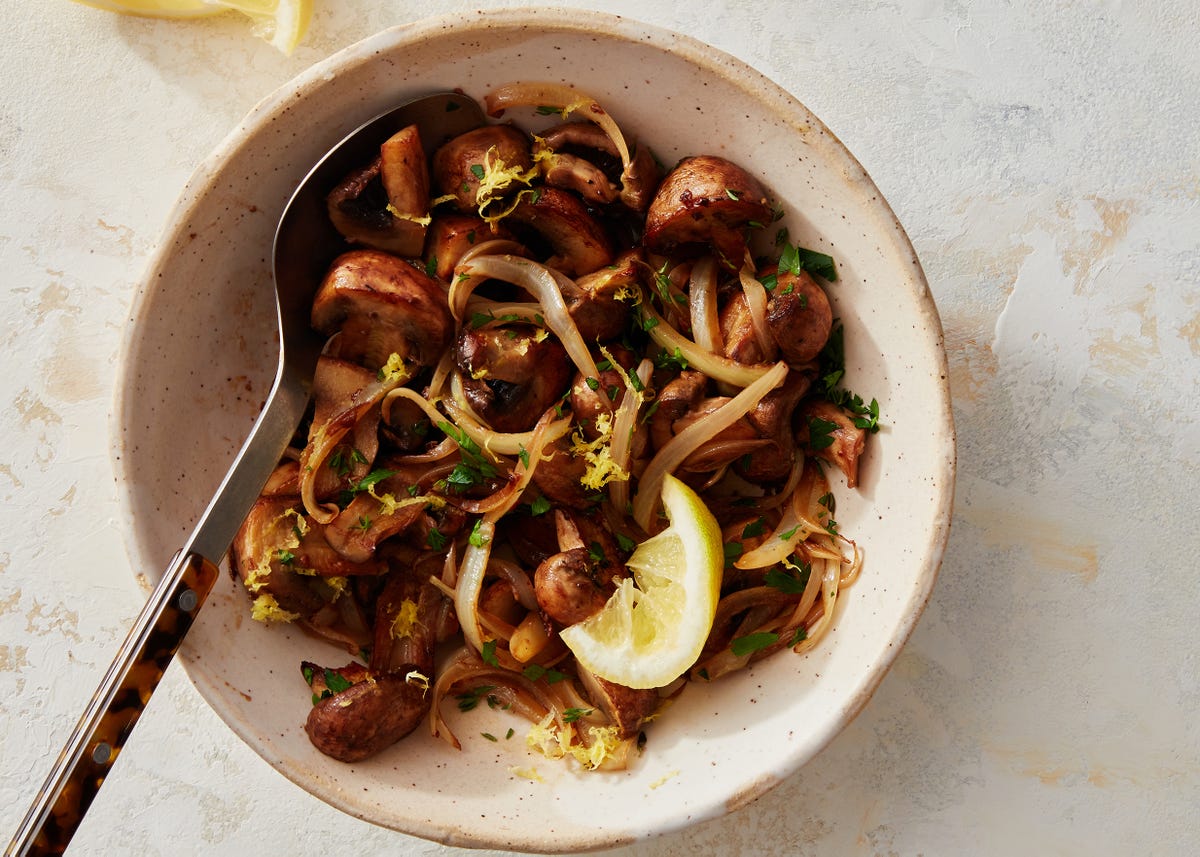 Air Fryer Mushrooms Recipe (Easy & Crispy)