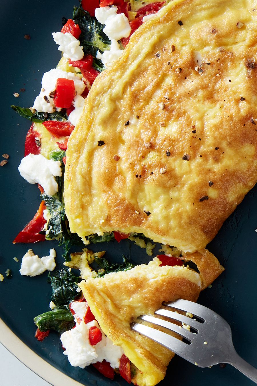 air fryer spinach, red pepper, goat cheese omelet