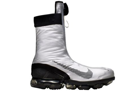 Footwear, Boot, Shoe, White, Snow boot, Work boots, Rain boot, Outdoor shoe, Steel-toe boot, Durango boot, 