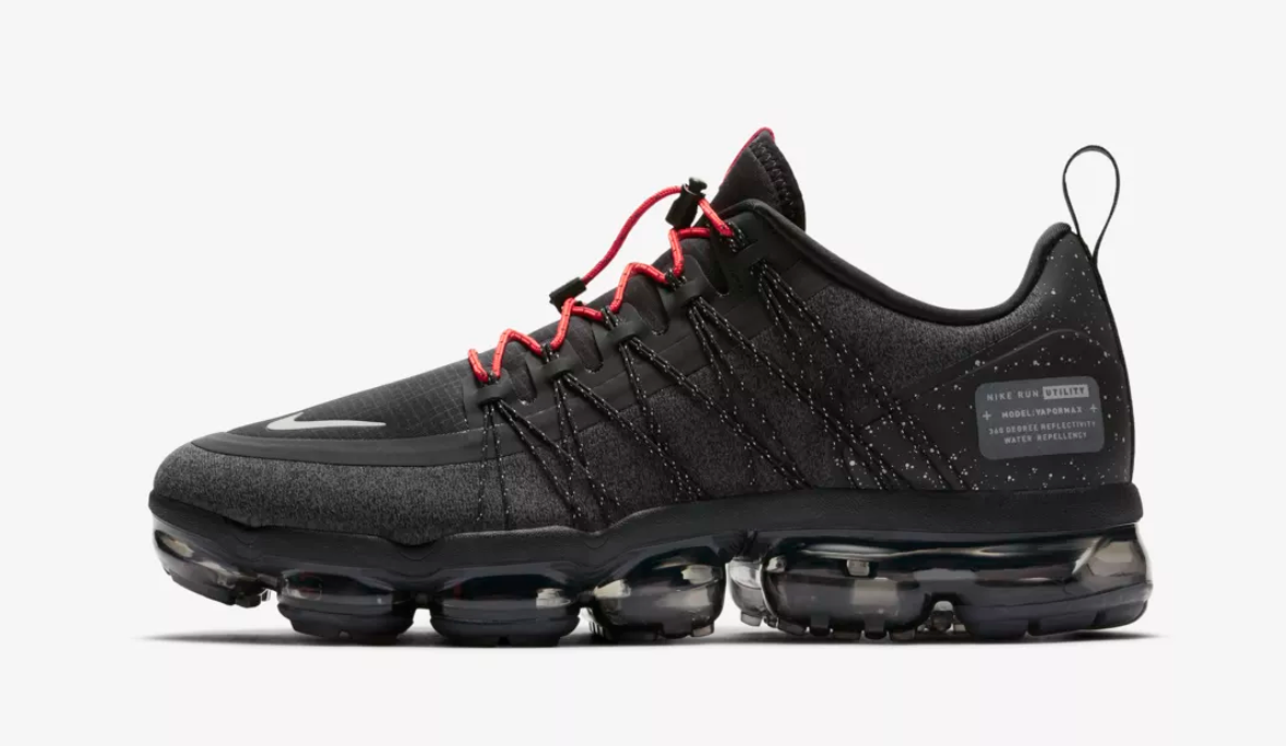Shoe, Footwear, Outdoor shoe, Black, Running shoe, White, Walking shoe, Sportswear, Hiking shoe, Athletic shoe, 
