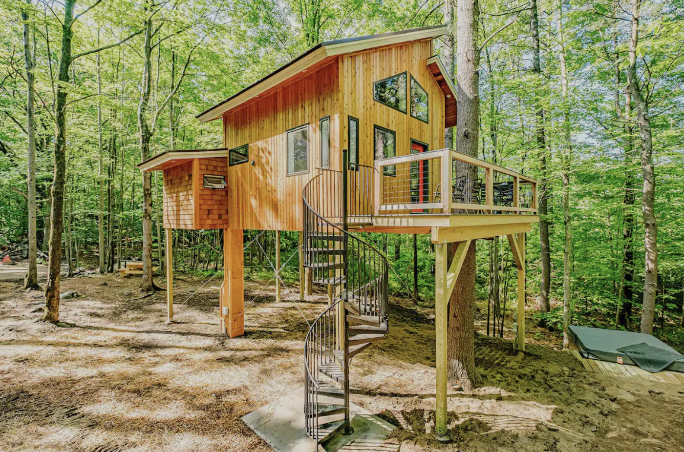Men Soaked Radioaktiv 33 Amazing Treehouses You Can Rent in 2023 - Best Tree House Vacations