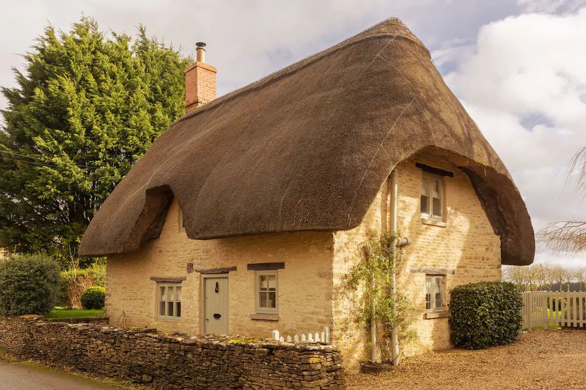 Airbnb Cotswolds: 12 Prettiest Cottage, Lodge and Cabin Airbnbs