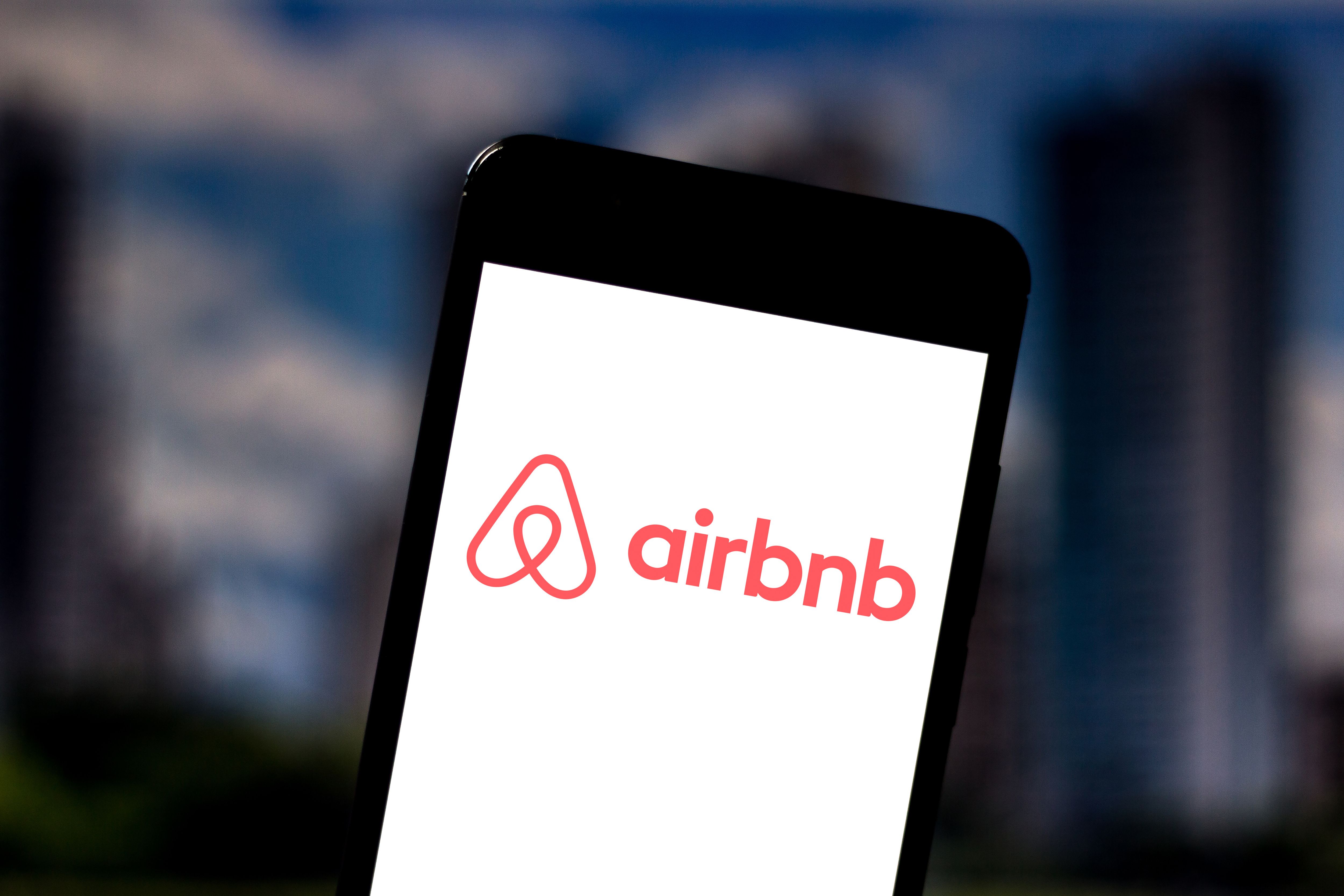 How Airbnb is providing Ukrainian refugees with free housing