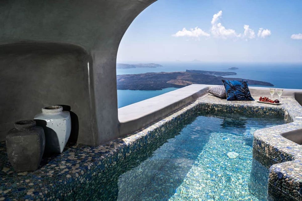 The most beautiful Airbnbs in Santorini