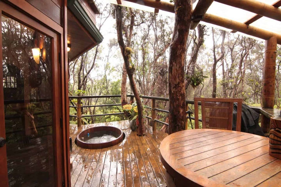 Casa en el árbol en el volcán de Kilauea en Hawaii