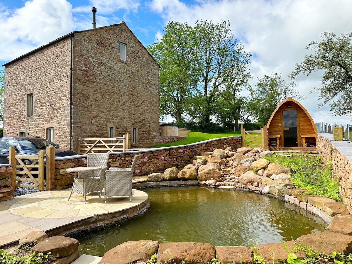 8 of the best Airbnbs with saunas for a restorative escape