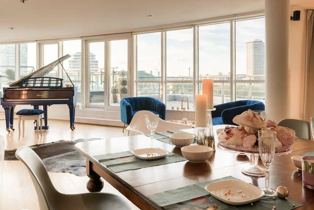 airbnb with piano london