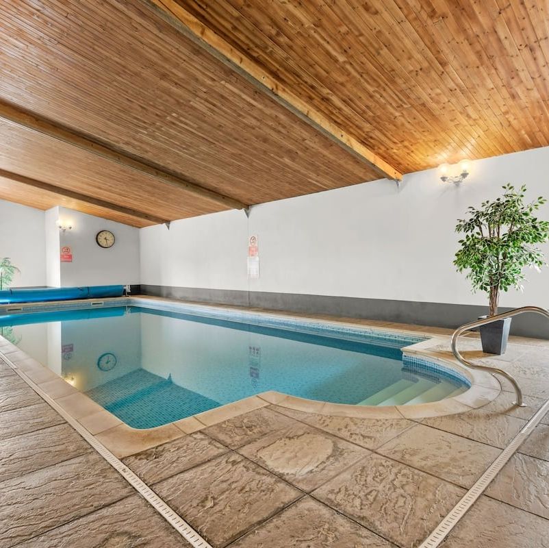 Airbnbs With Pools 65d61bb03c6ea ?crop=0.668xw 1.00xh;0.0760xw,0&resize=980 *