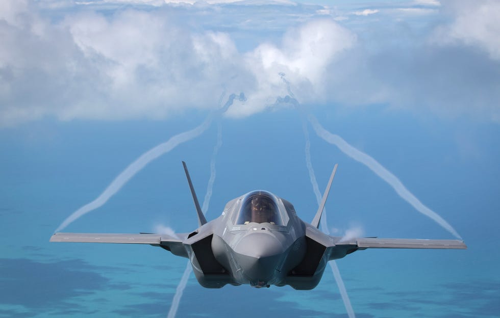 why the f35 is such a badass plane, f35 fighter jet history