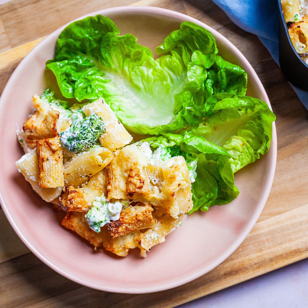 airfryer creamy chicken and broccoli pasta bake