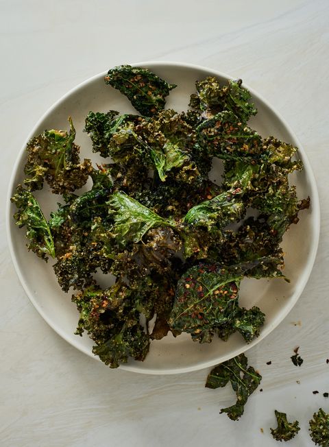 air fryer kale chips in a bowl