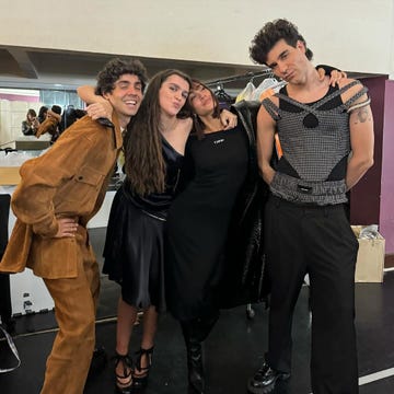 el reencuentro de aitana y amaia en el concierto de 'la mesias'