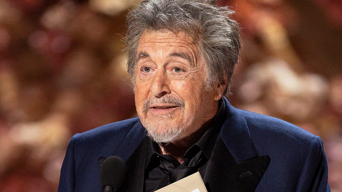 Al Pacino pide perdón por lo que hizo en los Premios Oscar pero no