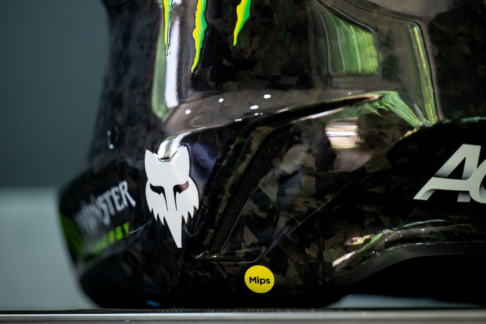 Fox v3 rs racing helmet