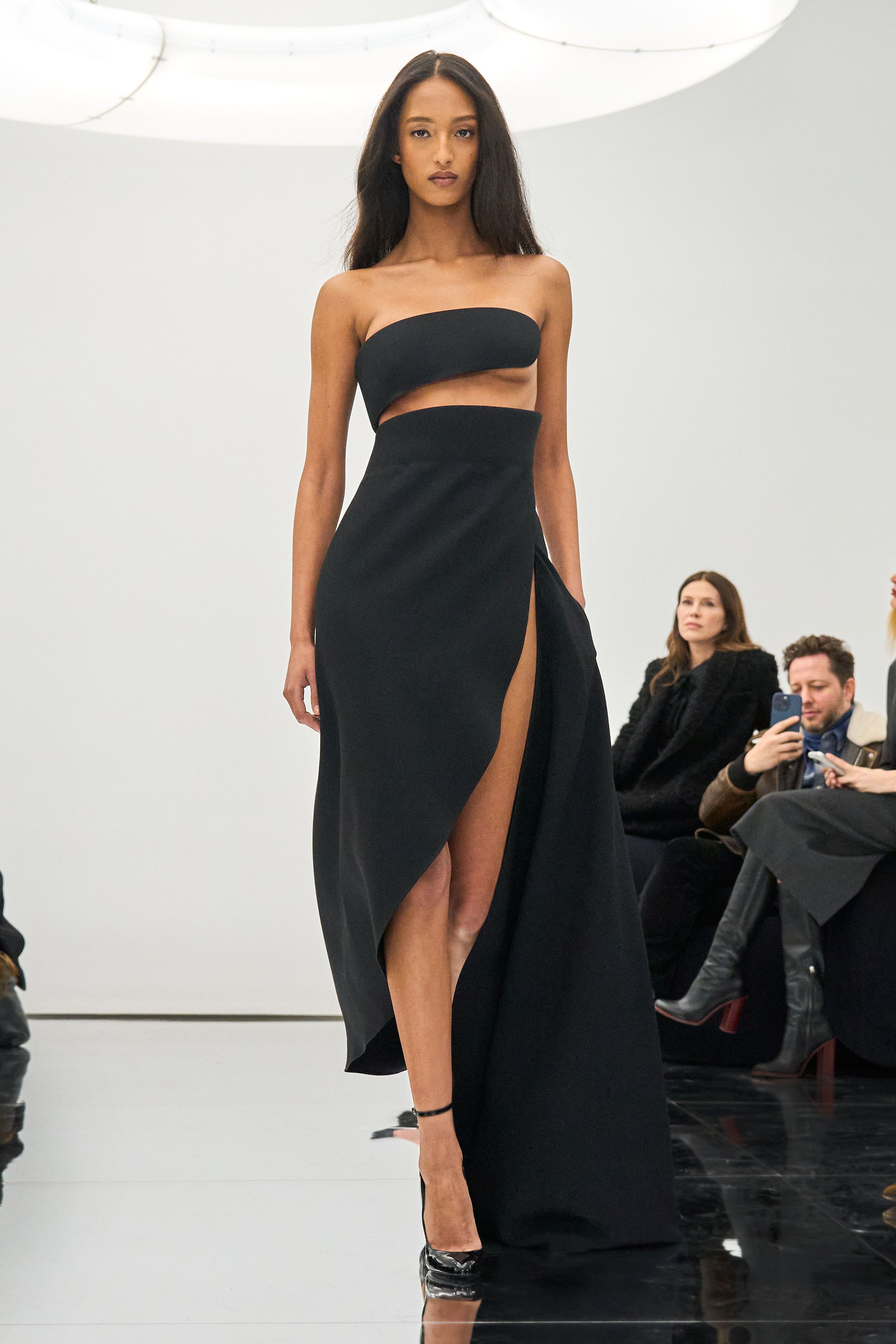 アライア（ALAÏA）」2024夏秋コレクション | ファッション