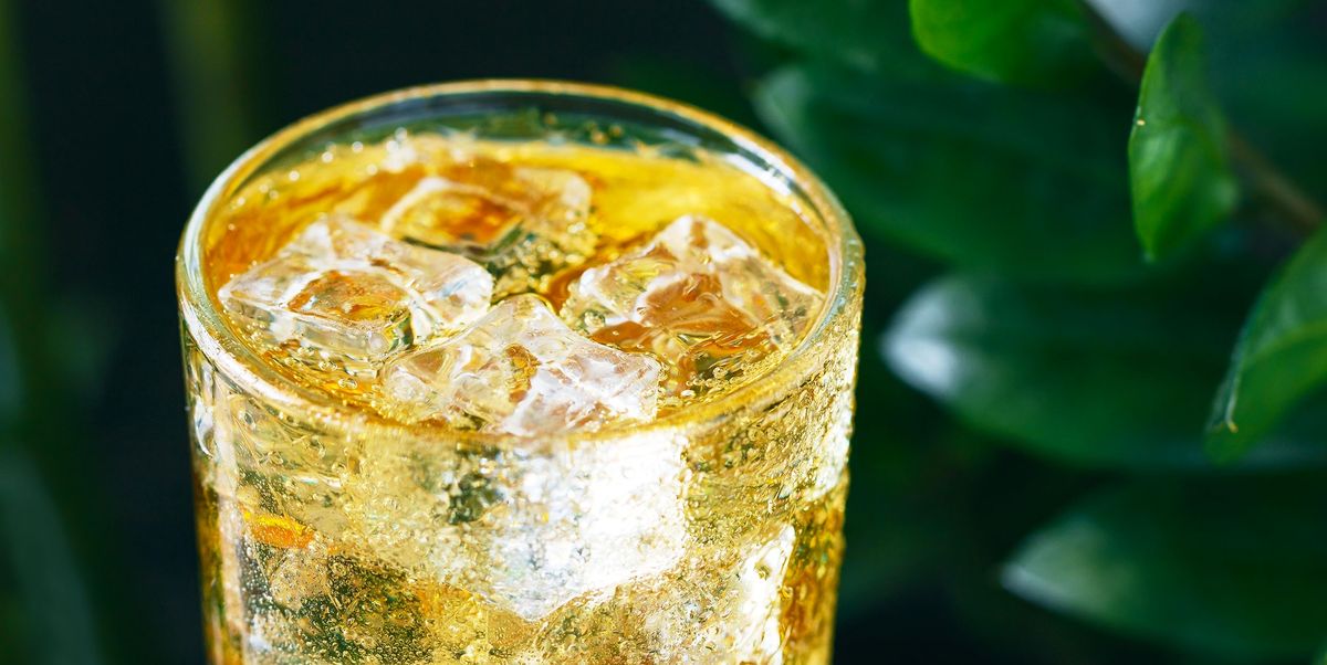 How to Make a Scotch and Soda the Right Way