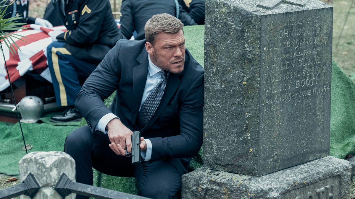 Reacher's Alan Ritchson responds to Batman rumours