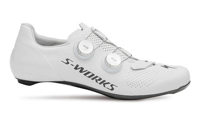 Shoe, Footwear, White, Product, Outdoor shoe, Walking shoe, Sneakers, Athletic shoe, Cycling shoe, Silver, 