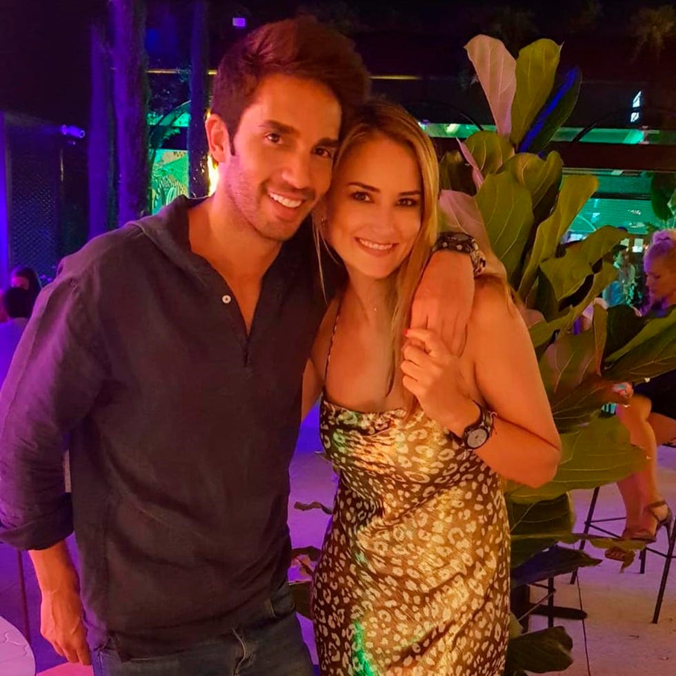 alba carrillo celebra su 35 cumpleaños junto a santi burgoa