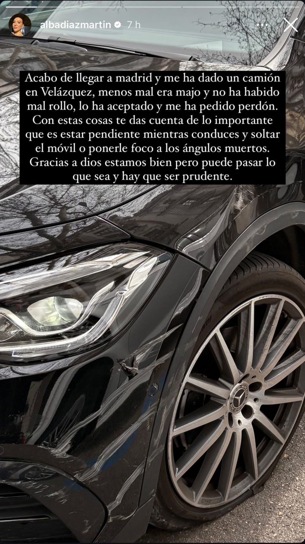 alba diaz comparte una foto de su coche abollado tras su accidente con un camion en el centro de madrid